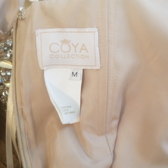 Stunning Gown SZ MED - Picture 5 of 7